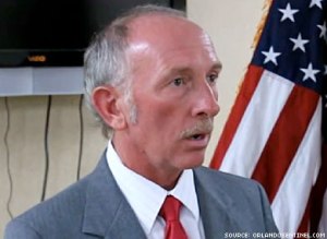 No, this isn't Detrot Tigers outfielder Torii Hunter. This is gay-bashing "Teacher of the Year" Gerald Buell. Six of one, half-dozen of the other...