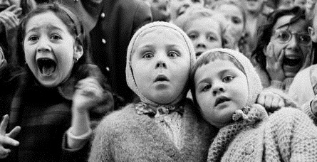 paris-puppet-show-children