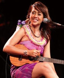 Janice Keihanaikukauakahihuliheekahaunaele , singing her name.