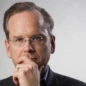 Full disclosure: Because I believe that nobody in the history of photography who wasn't pompous as hell posed this way for a picture, and because Lessig has several pictures in this pose, I wouldn't trust him anyway.