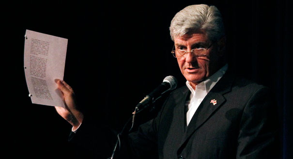 110204_phil_bryant_ap_605