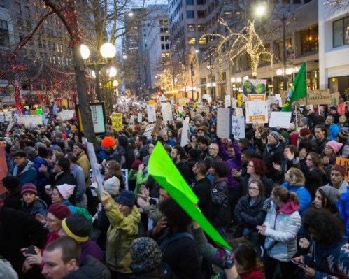 That's Chris, about 12 rows up, third from the left...