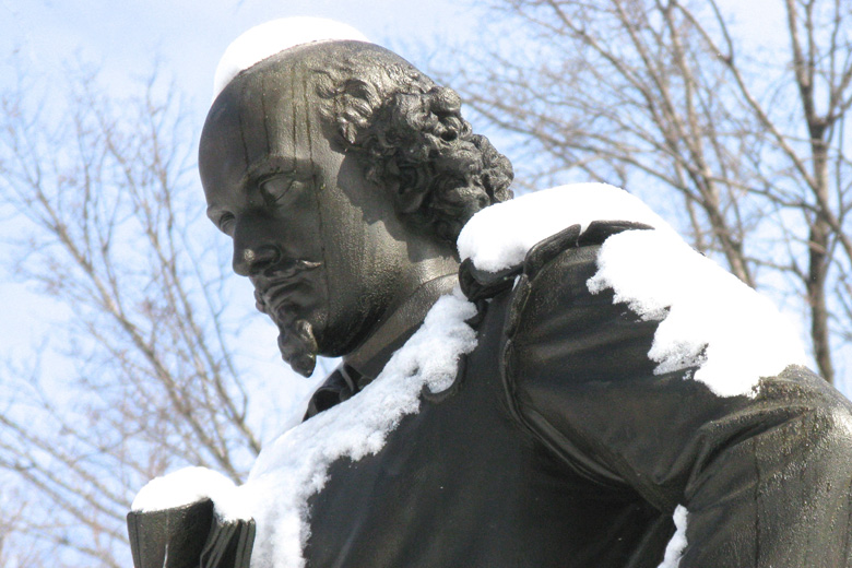 statue-of-william-shakespeare-central-park-new-york-city