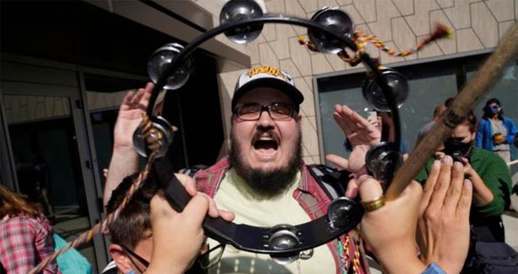 Vito-Netflix-walkout